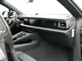 Porsche Macan (0) thumbnail 19