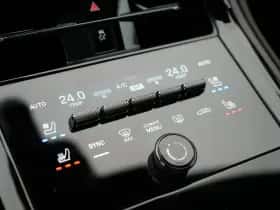 Porsche Panamera (0) thumbnail 29