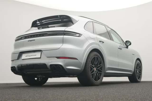 Porsche Cayenne (2026) thumbnail 5