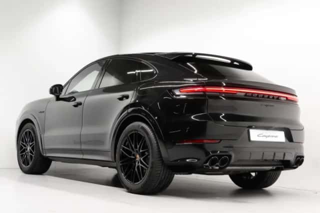 Porsche Cayenne (2026) thumbnail 3