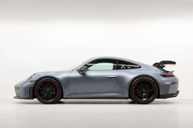 Porsche 911 (2026) thumbnail 2