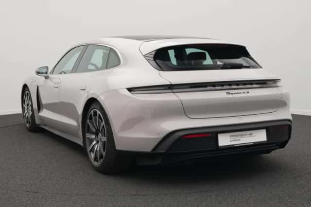 Porsche Taycan (2024) thumbnail 3
