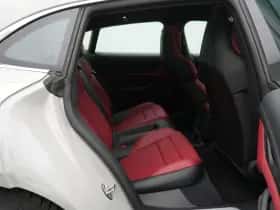 Porsche Taycan (2024) thumbnail 25