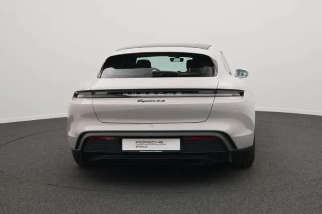 Porsche Taycan (2024) thumbnail 4