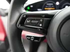 Porsche Taycan (2024) thumbnail 36