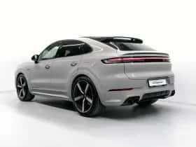 Porsche Cayenne (0) thumbnail 3