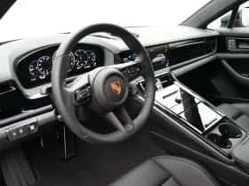 Porsche Panamera (0) thumbnail 16