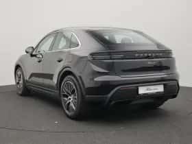 Porsche Macan (0) thumbnail 3