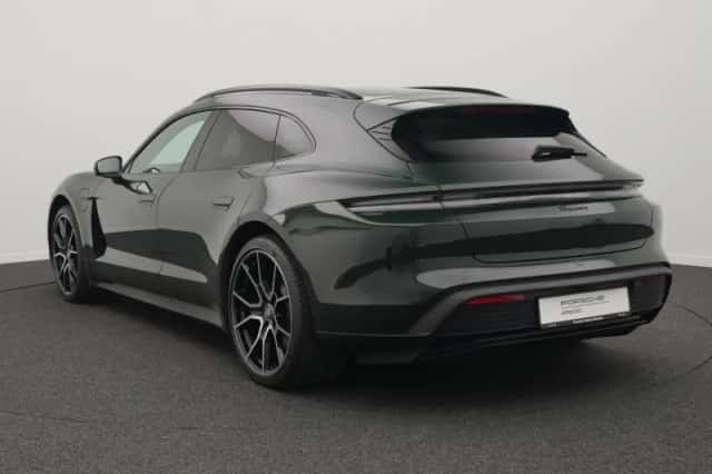 Porsche Taycan (2023) thumbnail 3