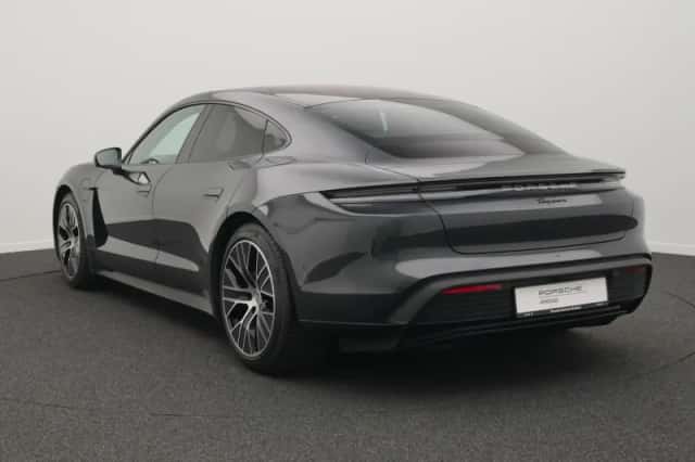Porsche Taycan (2024) thumbnail 3