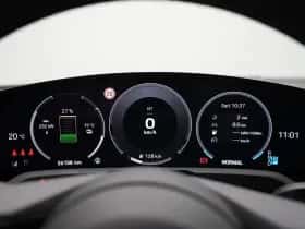 Porsche Taycan (2024) thumbnail 25