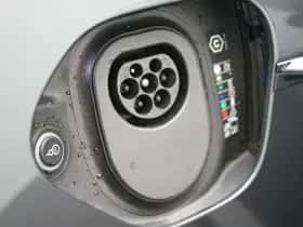 Porsche Taycan (2024) thumbnail 38