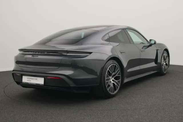 Porsche Taycan (2024) thumbnail 5