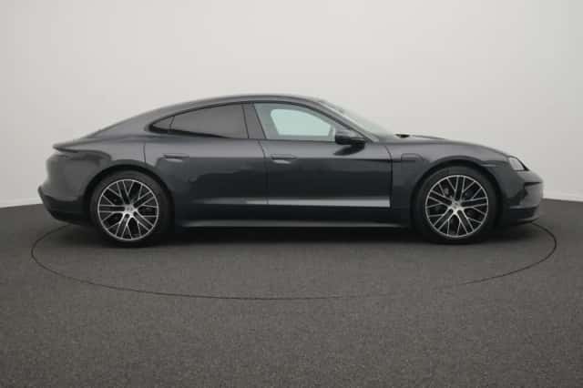 Porsche Taycan (2024) thumbnail 6