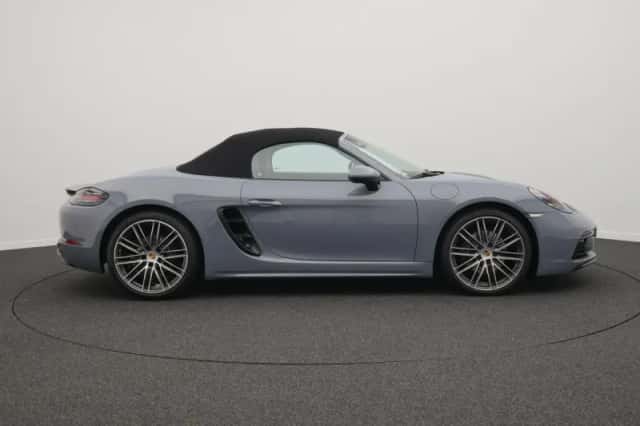 Porsche 718 (2024) thumbnail 6