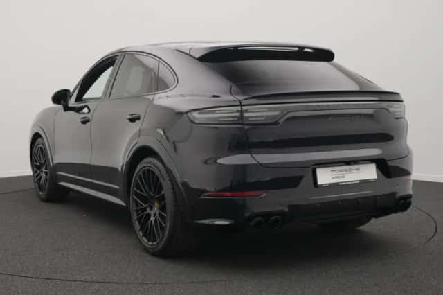 Porsche Cayenne (2022) thumbnail 3