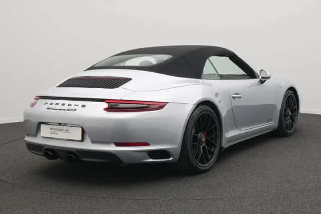 Porsche 911 (2017) thumbnail 5