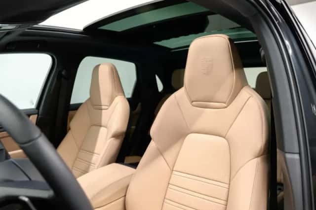 Porsche Cayenne (2026) thumbnail 5
