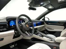 Porsche Macan (0) thumbnail 4