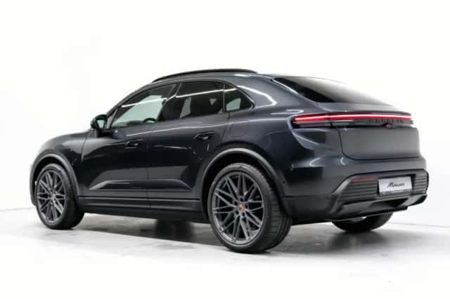 Porsche Macan (0) thumbnail 3