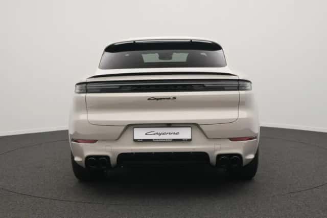 Porsche Cayenne (2026) thumbnail 4
