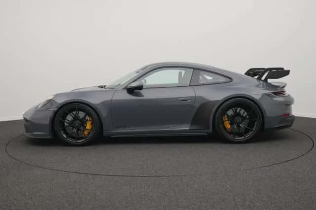 Porsche 911 (2022) thumbnail 2