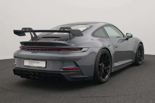 Porsche 911 (2022) thumbnail 5