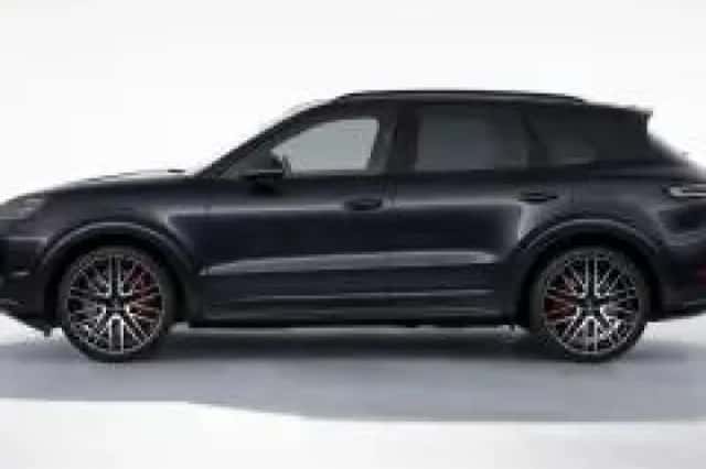 Porsche Cayenne (2026) thumbnail 2