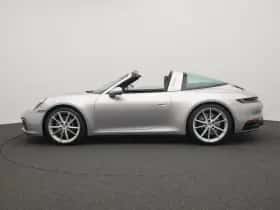 Porsche 911 (2021) thumbnail 2