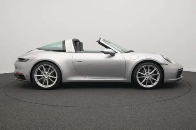Porsche 911 (2021) thumbnail 6