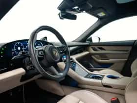 Porsche Taycan (2024) thumbnail 4
