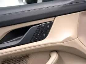 Porsche Taycan (2022) thumbnail 21