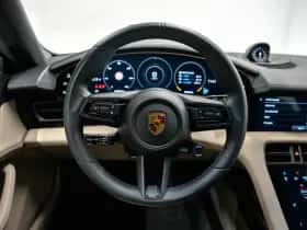 Porsche Taycan (2022) thumbnail 24