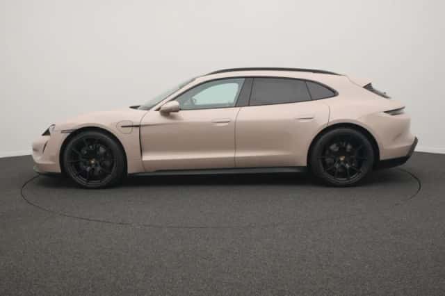 Porsche Taycan (2023) thumbnail 2
