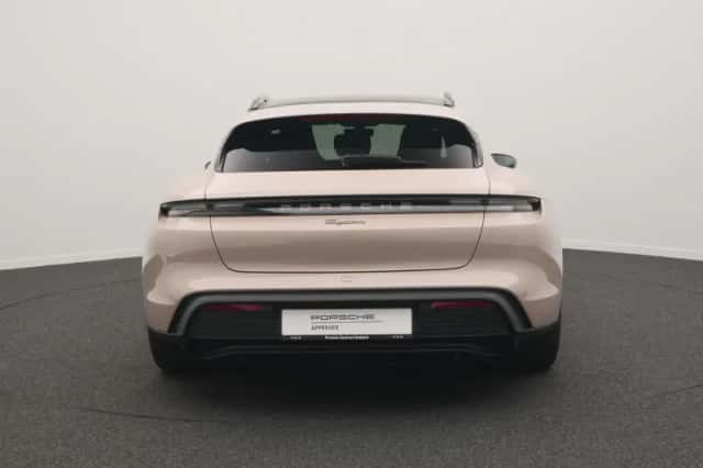 Porsche Taycan (2023) thumbnail 4