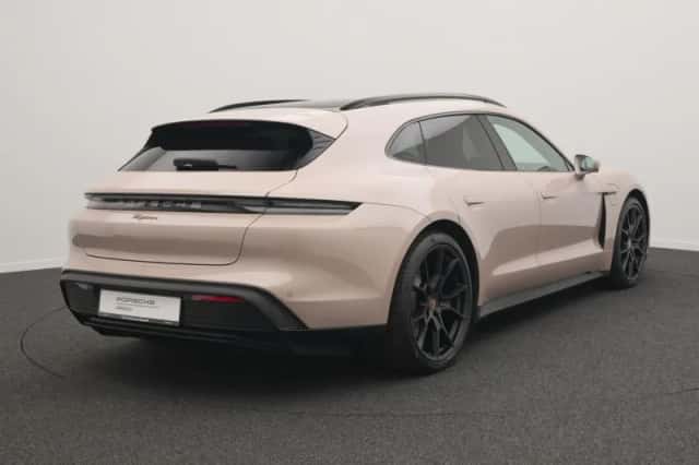 Porsche Taycan (2023) thumbnail 5