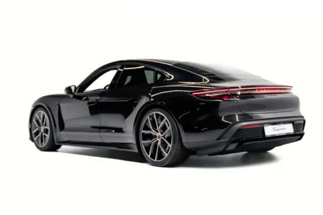 Porsche Taycan (0) thumbnail 3