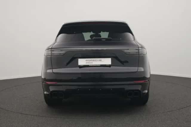 Porsche Cayenne (2022) thumbnail 4