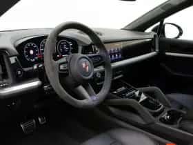 Porsche Cayenne (2026) thumbnail 4