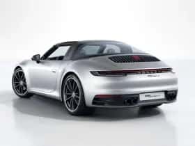 Porsche 911 (2022) thumbnail 3