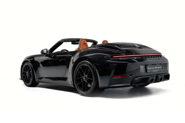 Porsche 911 (2026) thumbnail 3