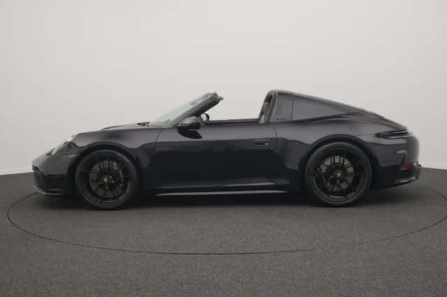 Porsche 911 (2026) thumbnail 2