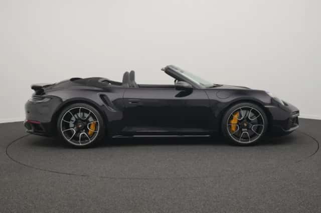 Porsche 911 (2022) thumbnail 6