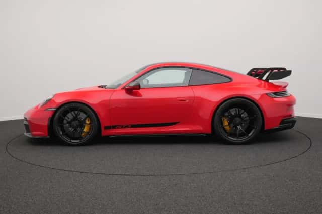 Porsche 911 (2021) thumbnail 2