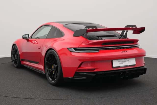 Porsche 911 (2021) thumbnail 3
