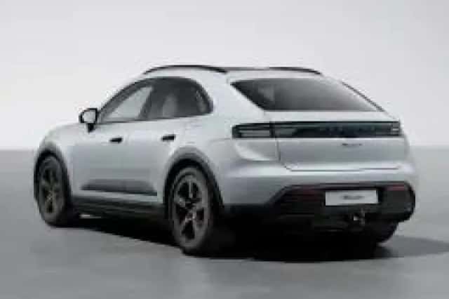 Porsche Macan (2025) thumbnail 3