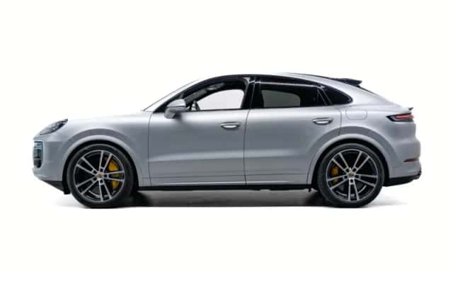 Porsche Cayenne (2024) thumbnail 2