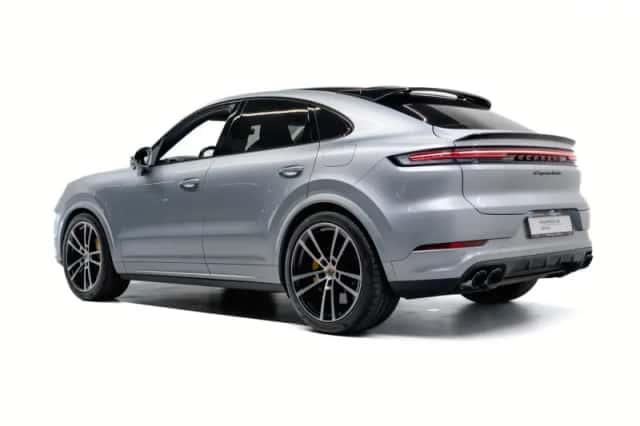 Porsche Cayenne (2024) thumbnail 3