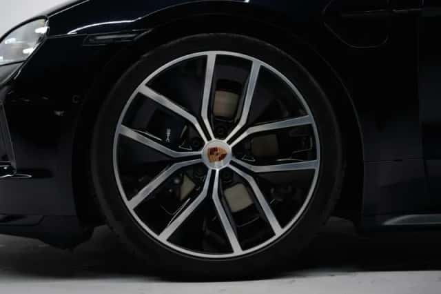 Porsche Taycan (2026) thumbnail 5