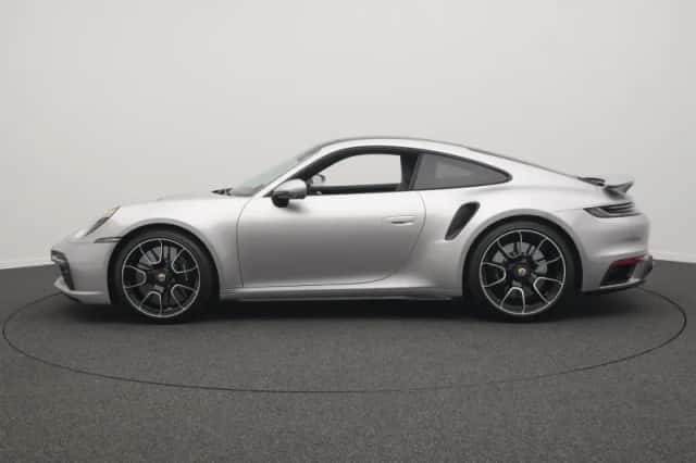 Porsche 911 (2020) thumbnail 2